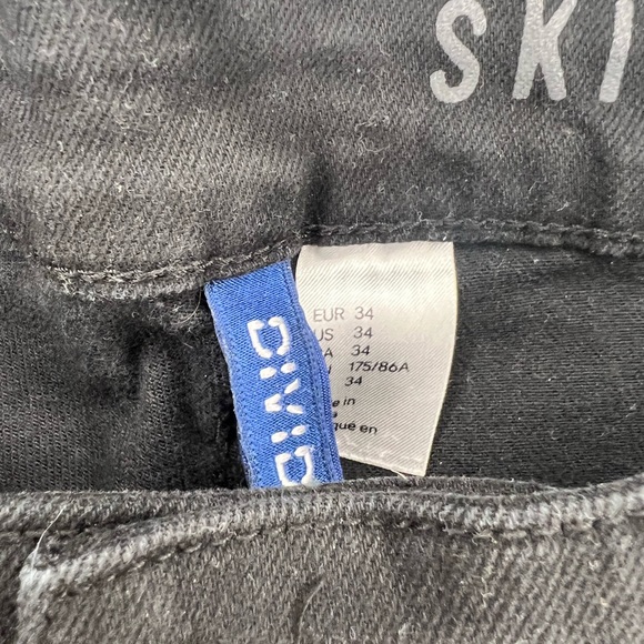 H&M divide black ripped skinny jeans - Picture 4 of 4